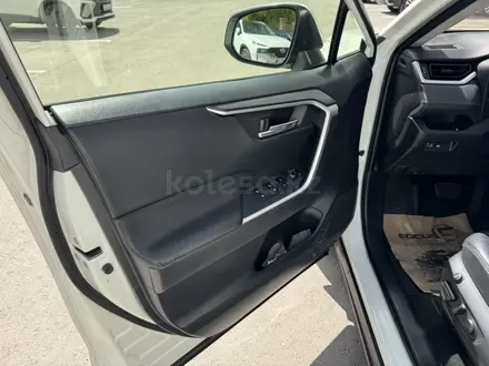 Toyota RAV4 2019 года за 14 000 000 тг. в Караганда – фото 9