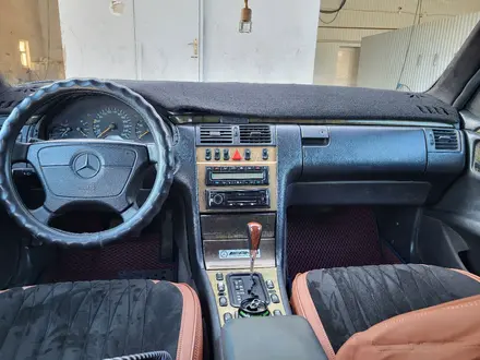 Mercedes-Benz E 430 1999 года за 4 300 000 тг. в Жанаозен – фото 2