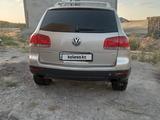 Volkswagen Touareg 2004 года за 4 400 000 тг. в Шымкент – фото 3