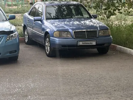 Mercedes-Benz C 220 1993 года за 2 000 000 тг. в Караганда