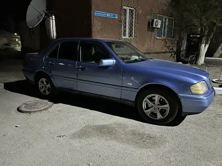Mercedes-Benz C 220 1993 года за 2 000 000 тг. в Караганда – фото 2