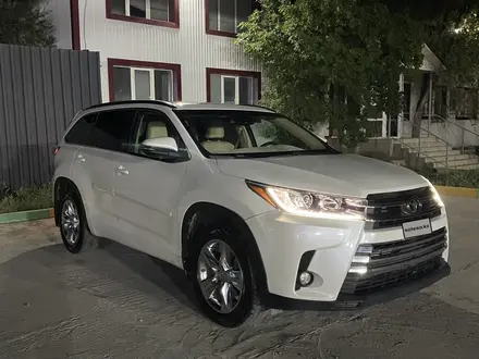 Toyota Highlander 2015 года за 10 800 000 тг. в Атырау – фото 2