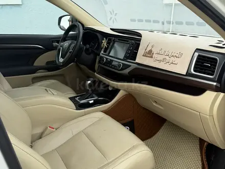 Toyota Highlander 2015 года за 10 800 000 тг. в Атырау – фото 8