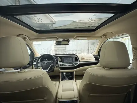 Toyota Highlander 2015 года за 10 800 000 тг. в Атырау – фото 9