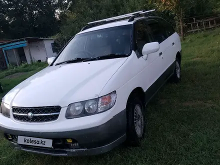 Nissan R'nessa 1998 года за 2 800 000 тг. в Сарканд