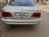 Mercedes-Benz E 230 1996 годаүшін2 400 000 тг. в Жезказган – фото 2