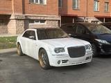 Chrysler 300C 2005 года за 5 200 000 тг. в Астана – фото 2