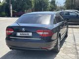 Skoda Superb 2014 года за 6 000 000 тг. в Алматы – фото 2
