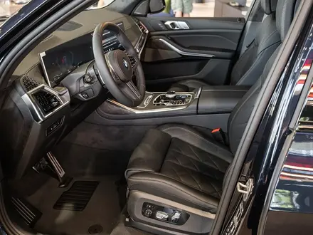 BMW X7 XDrive 40i 2026 года за 81 677 852 тг. в Астана – фото 4
