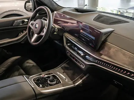 BMW X7 XDrive 40i 2026 года за 81 677 852 тг. в Астана – фото 10