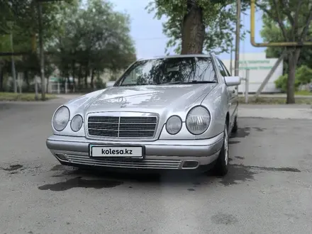 Mercedes-Benz E 280 1996 года за 2 950 000 тг. в Алматы