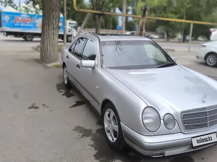Mercedes-Benz E 280 1996 года за 2 950 000 тг. в Алматы – фото 4