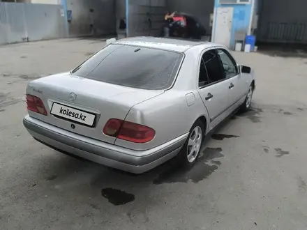Mercedes-Benz E 280 1996 года за 2 950 000 тг. в Алматы – фото 7