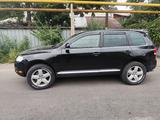 Volkswagen Touareg 2004 года за 4 700 000 тг. в Алматы – фото 4