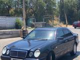 Mercedes-Benz E 280 1999 годаfor2 850 000 тг. в Тараз – фото 2