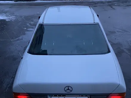 Mercedes-Benz E 320 1993 года за 3 600 000 тг. в Алматы – фото 3