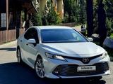 Toyota Camry 2019 годаүшін15 700 000 тг. в Алматы – фото 2