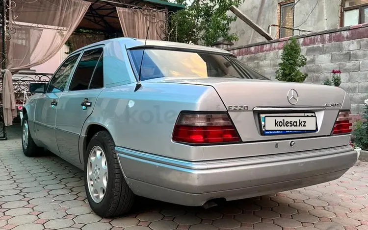 Mercedes-Benz E 200 1994 года за 2 800 000 тг. в Алматы