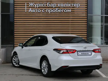 Toyota Camry 2023 года за 19 000 000 тг. в Павлодар – фото 2