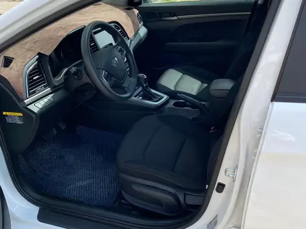 Hyundai Elantra 2018 года за 5 500 000 тг. в Актобе – фото 4