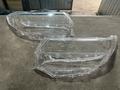 Toyota Alphard (Альфард) 2018 год стекло на фару за 63 000 тг. в Алматы