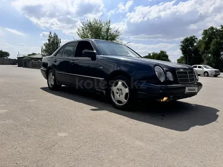 Mercedes-Benz E 240 1997 года за 2 500 000 тг. в Алматы – фото 4