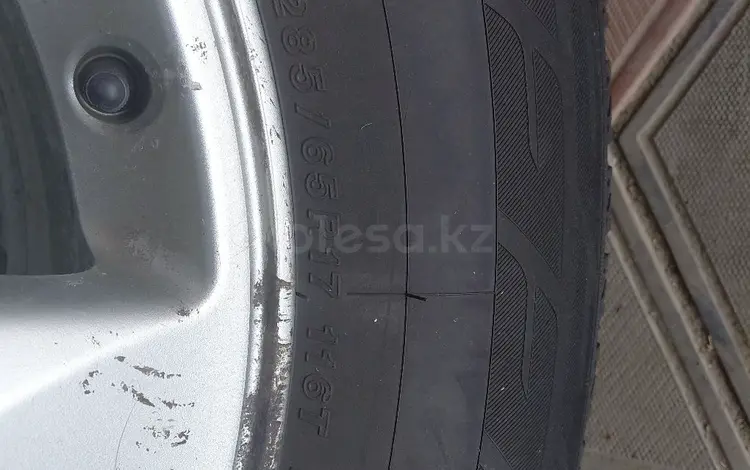 Диск с шинами за 130 000 тг. в Алматы