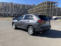 Toyota RAV4 2021 годаfor15 800 000 тг. в Атырау – фото 4