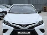 Toyota Camry 2020 года за 10 800 000 тг. в Алматы – фото 2