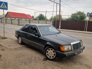 Mercedes-Benz E 230
