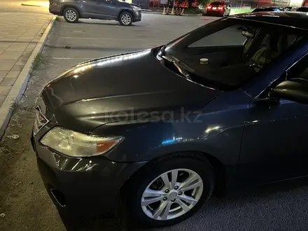 Toyota Camry 2010 года за 6 500 000 тг. в Атырау – фото 2