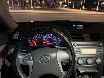 Toyota Camry 2010 года за 6 500 000 тг. в Атырау – фото 14