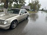 Mercedes-Benz E 200 1992 года за 1 400 000 тг. в Костанай