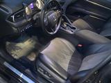 Toyota Camry 2021 года за 17 800 000 тг. в Экибастуз – фото 5