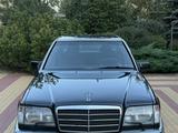 Mercedes-Benz E 280 1994 года за 3 500 000 тг. в Астана