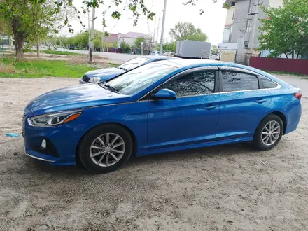 Hyundai Sonata 2018 года за 6 000 000 тг. в Атырау – фото 2