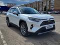 Toyota RAV4 2021 года за 16 900 000 тг. в Актобе – фото 3