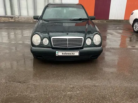 Mercedes-Benz E 280 1996 года за 1 900 000 тг. в Алматы