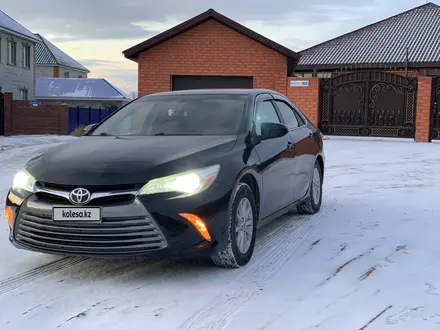 Toyota Camry 2015 года за 6 200 000 тг. в Актобе – фото 2