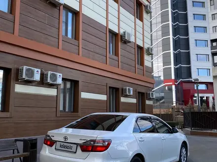 Toyota Camry 2015 года за 10 999 999 тг. в Атырау – фото 2