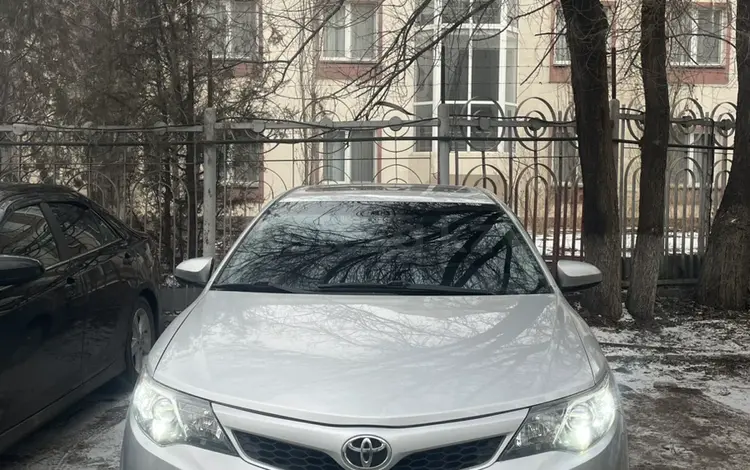 Toyota Camry 2014 годаfor8 800 000 тг. в Атырау