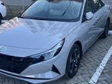 Hyundai Elantra 2023 года за 12 500 000 тг. в Атырау – фото 2