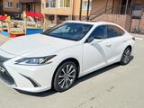 Lexus ES 250 2021 года за 22 500 000 тг. в Астана – фото 2