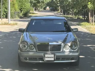 Mercedes-Benz E 55 AMG