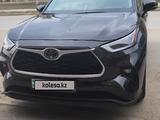 Toyota Highlander 2021 года за 17 500 000 тг. в Актобе