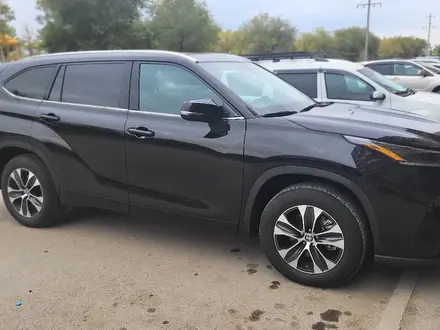 Toyota Highlander 2021 года за 18 000 000 тг. в Актобе – фото 4