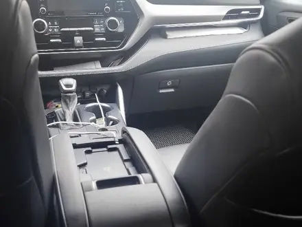 Toyota Highlander 2021 года за 18 000 000 тг. в Актобе – фото 8