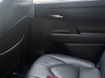 Toyota Highlander 2021 года за 18 000 000 тг. в Актобе – фото 9