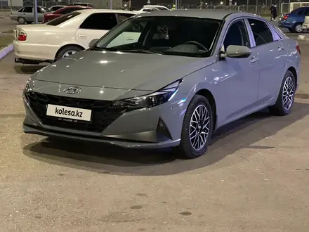 Hyundai Elantra 2022 года за 8 500 000 тг. в Семей