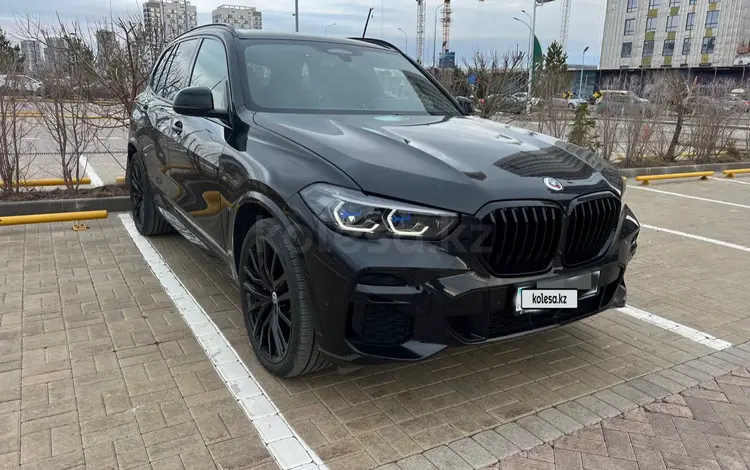 BMW X5 2022 года за 45 700 000 тг. в Астана